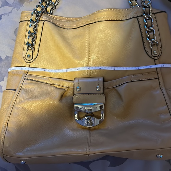 B. Makowsky genuine leather purse - Picture 9 of 10